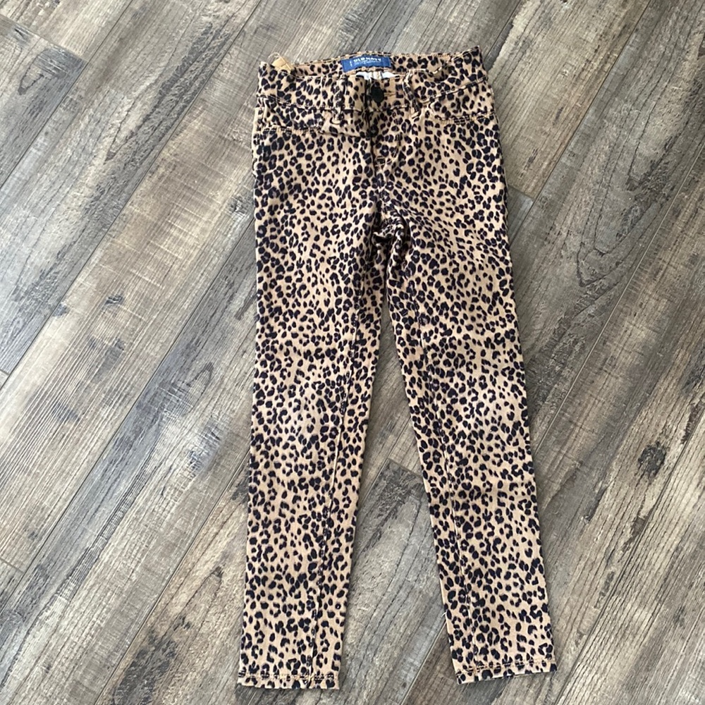 Old Navy pants. Cheetah print. Size 6.